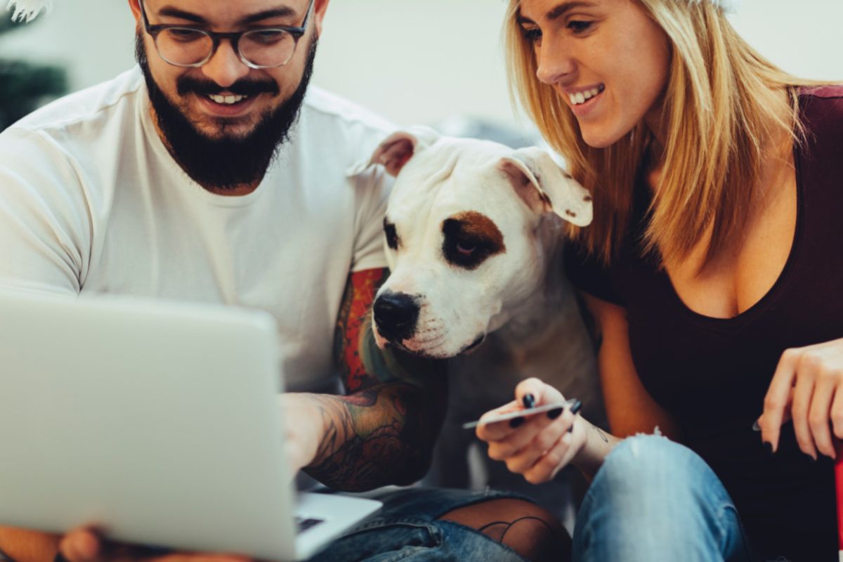 Vetster: The 24/7 Online Appointment Scheduler Every Clinic Needs! 8 I Love Veterinary - Blog for Veterinarians, Vet Techs, Students A couple with pet