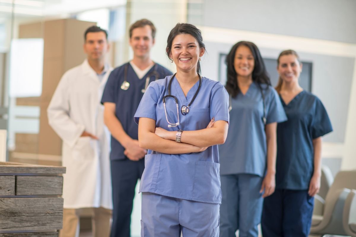 Vet Community Unite: 10 Reasons Behind Understaffed Vet Clinics (Plus Solutions) 2 I Love Veterinary - Blog for Veterinarians, Vet Techs, Students Vet clinic nurses